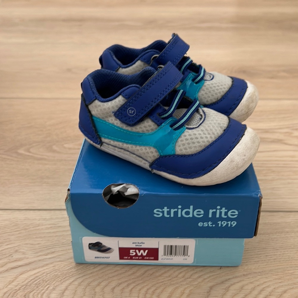 Stride Rite - Blue Soft Motion Shoes - Size 5W